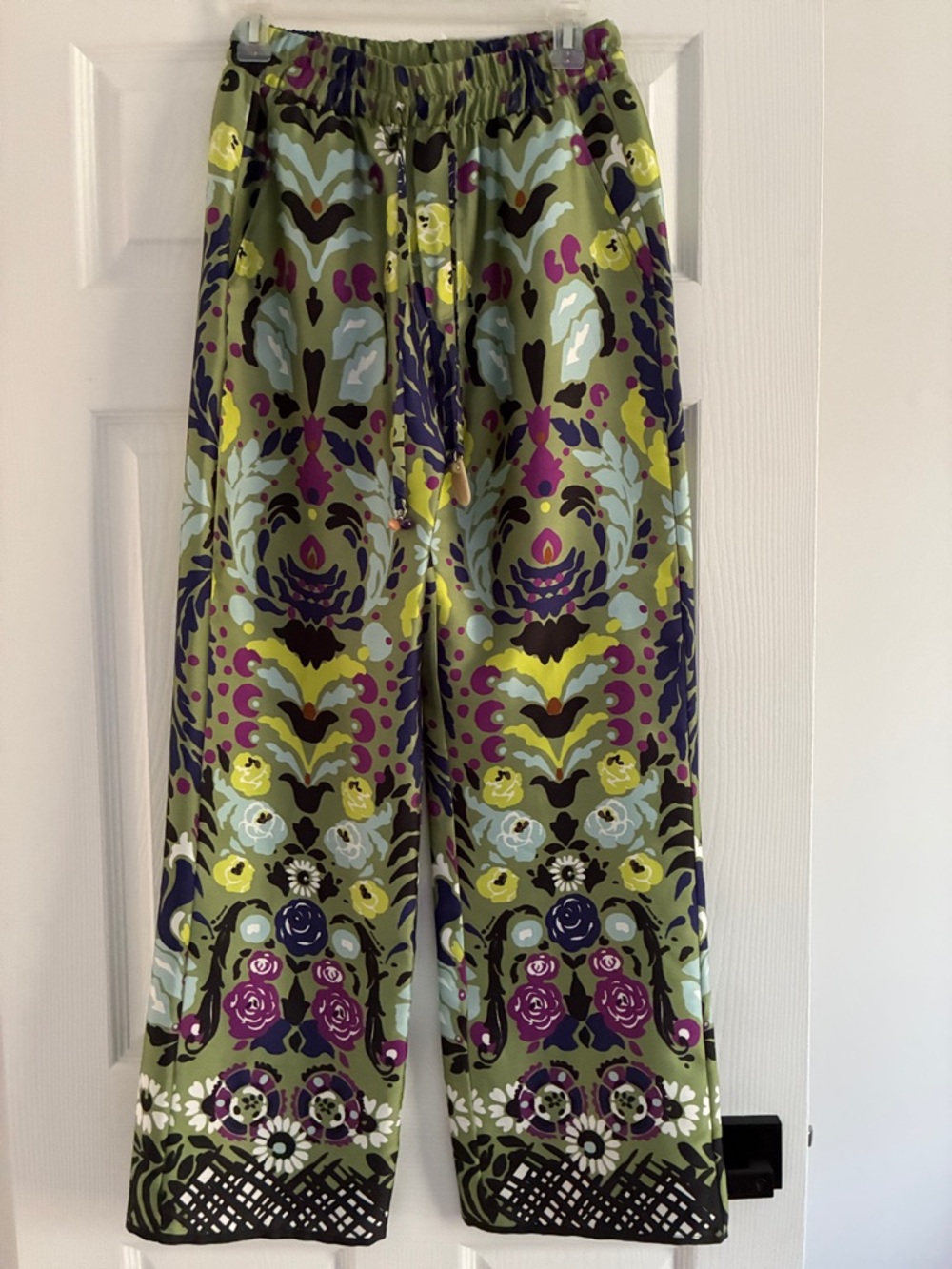 Zara Wide-Leg Printed  Pants — Olive Multi Size Small